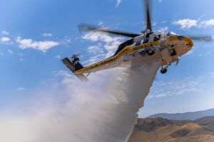 Elicopterele FIREHAWK® se alătură Europei în lupta împotriva incendiilor forestiere